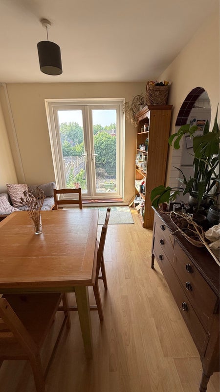 Room Rookery Road in Bristol