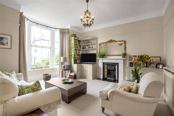 Flat Lower Teddington Road in Greater London