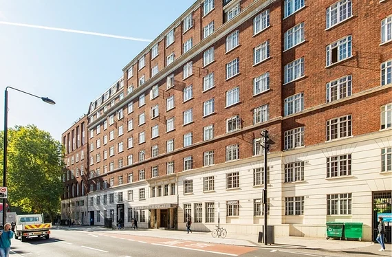 Flat Tavistock Square in Greater London