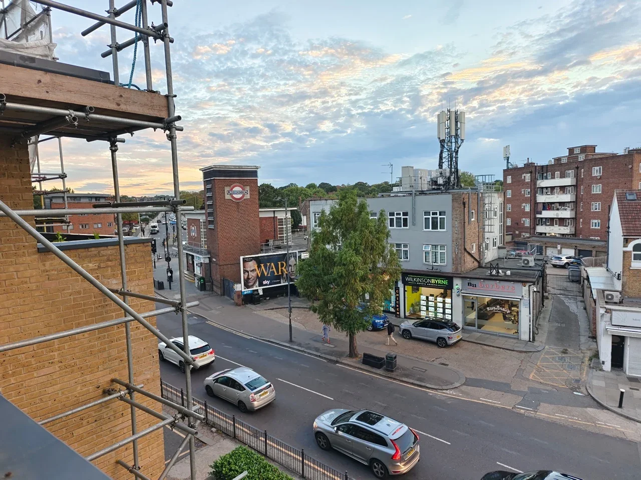 Flat Brownlow Road in Greater London