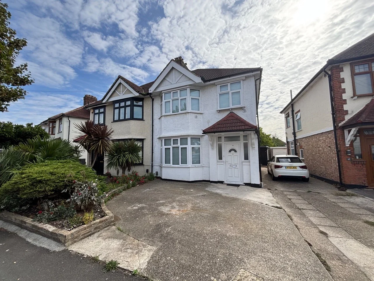 House Sutton Hall Road in Greater London