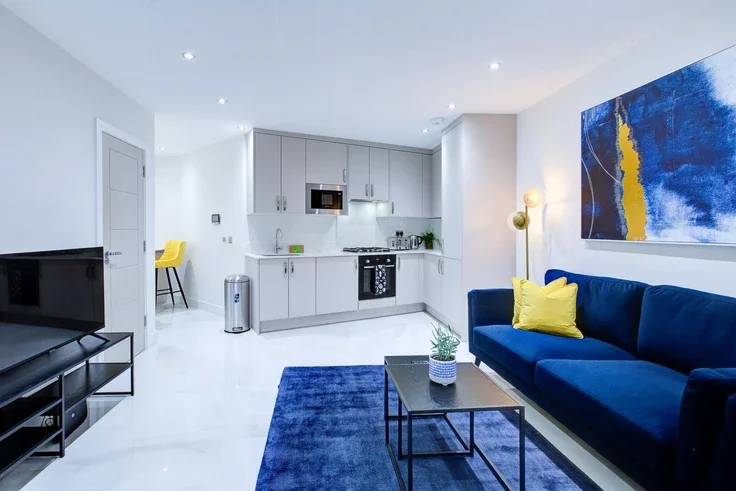 Flat Warwick Place in Greater London
