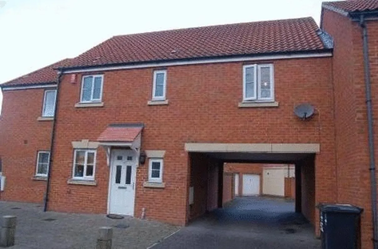 House Footpath leading to The Inclosures in Weston-super-Mare