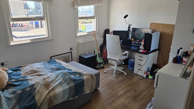 Room Coldharbour Lane in Greater London