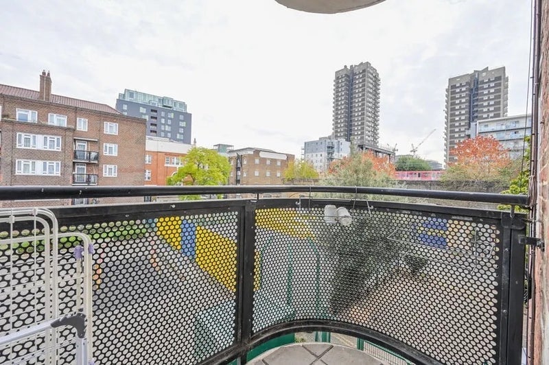 Flat Philchurch Place in Greater London