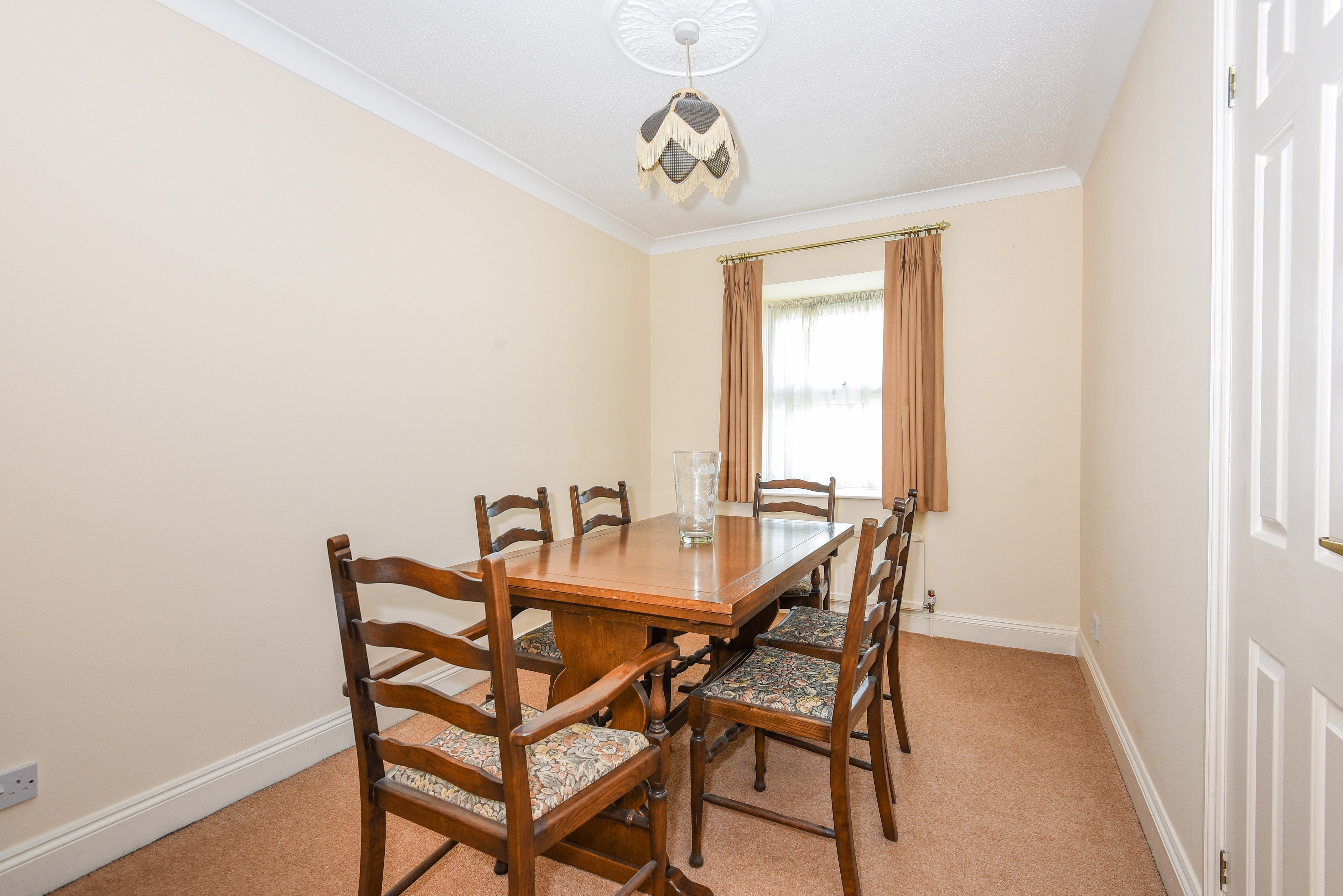 Flat Chandos Close in Epping Forest