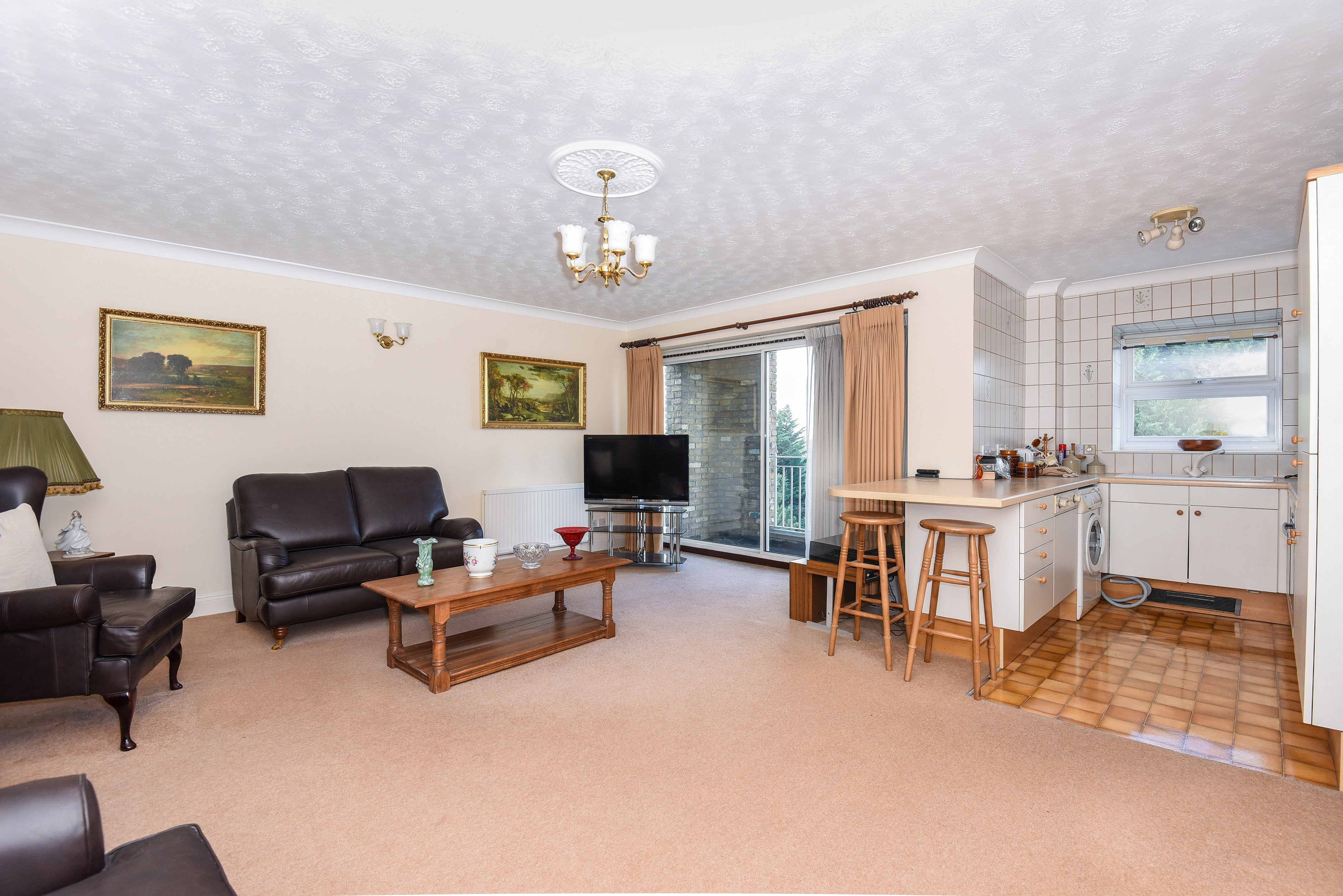 Flat Chandos Close in Epping Forest