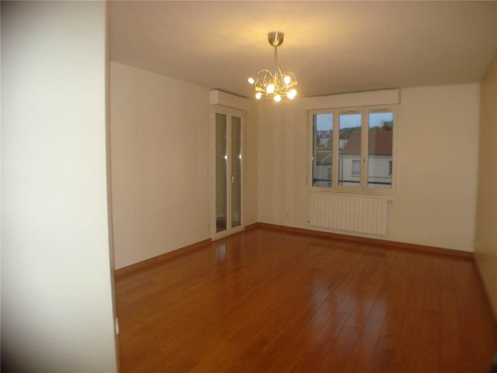 Appartement Place Chavanelle à Saint-Étienne