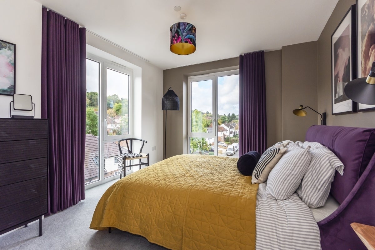 Flat Desborough Road in High Wycombe