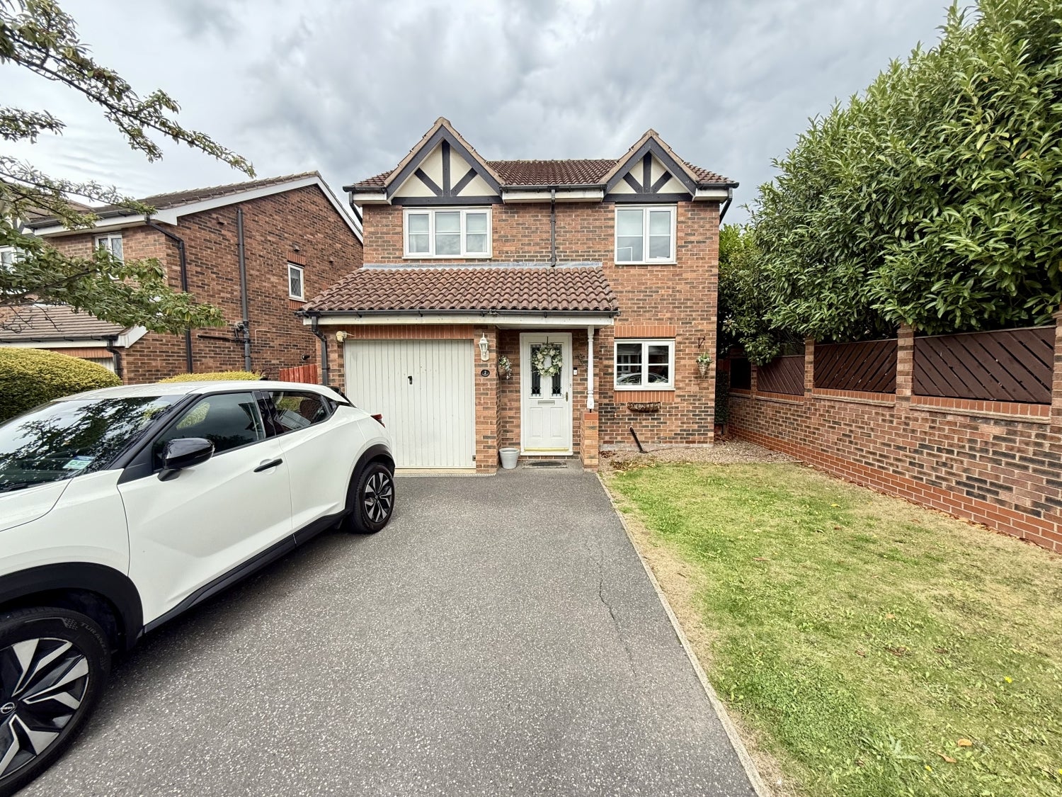 House Birchen Close in Wakefield