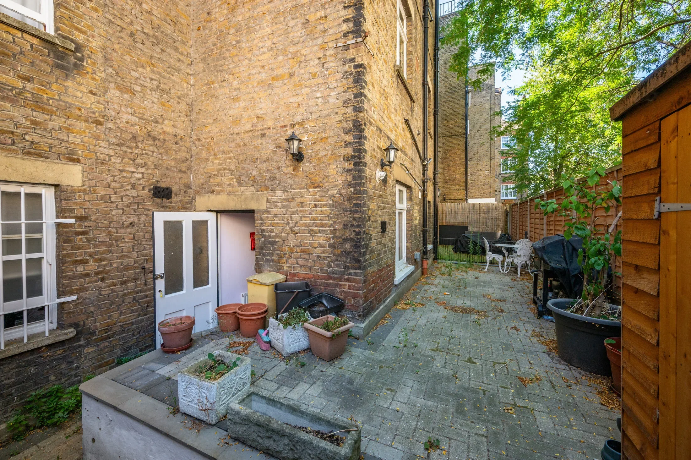Flat Elgin Avenue in City of Westminster