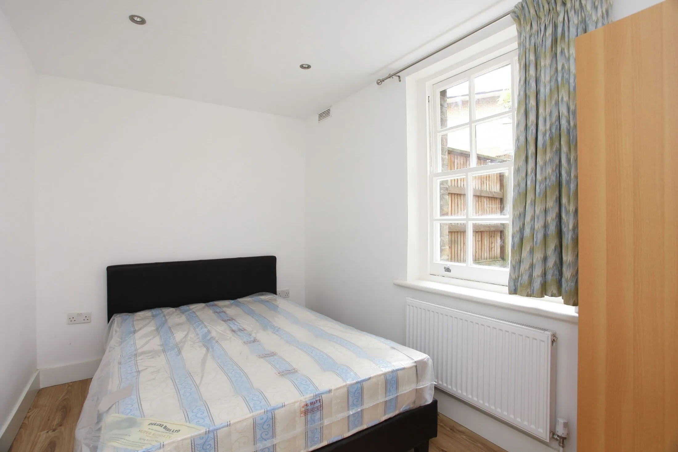 Flat Elgin Avenue in City of Westminster
