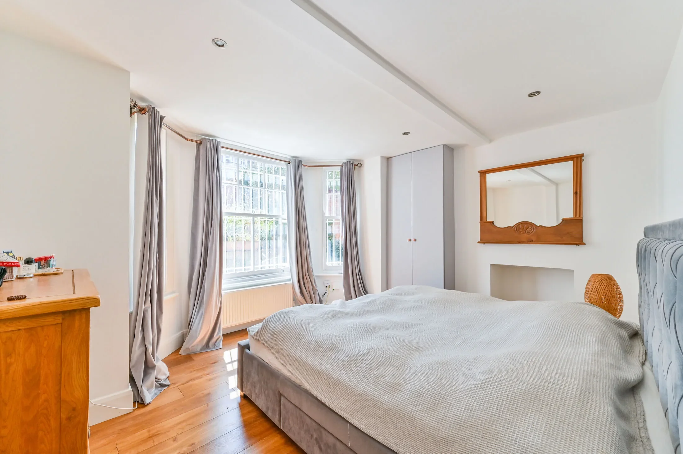 Flat Elgin Avenue in City of Westminster
