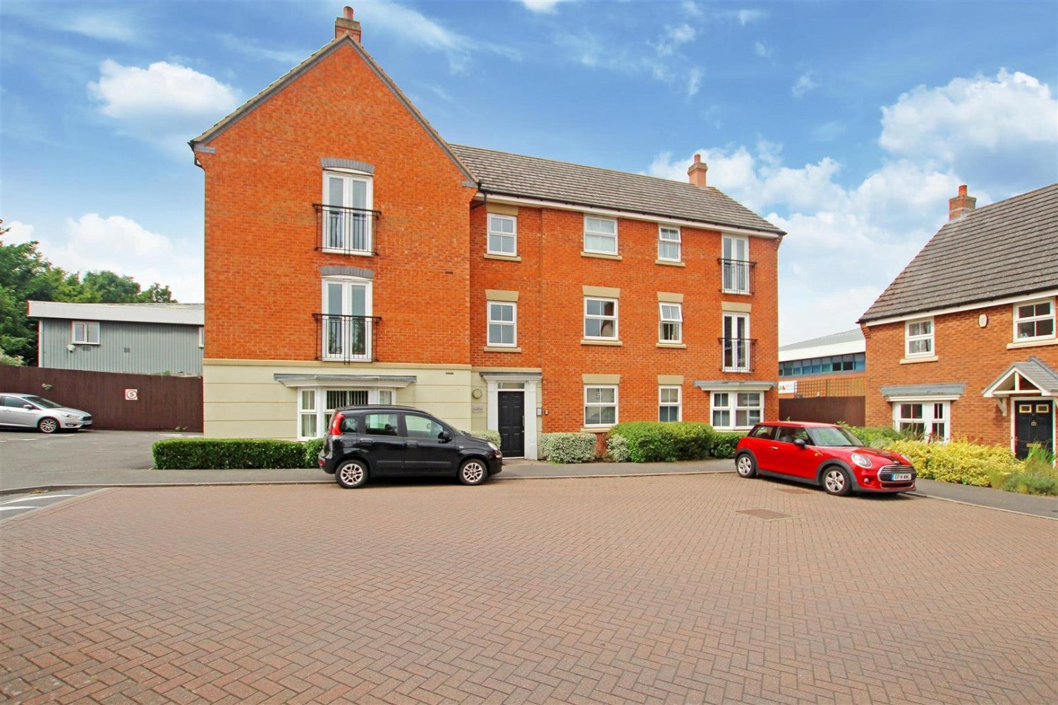 Flat Pitchcombe Close in Redditch