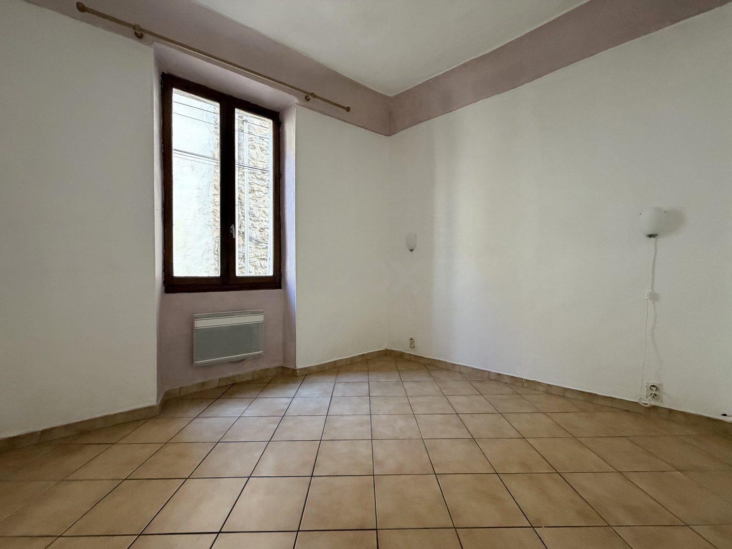 Flat Place de la Mairie in Pignans