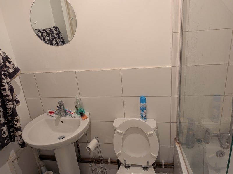 Room East Surrey Grove in Greater London