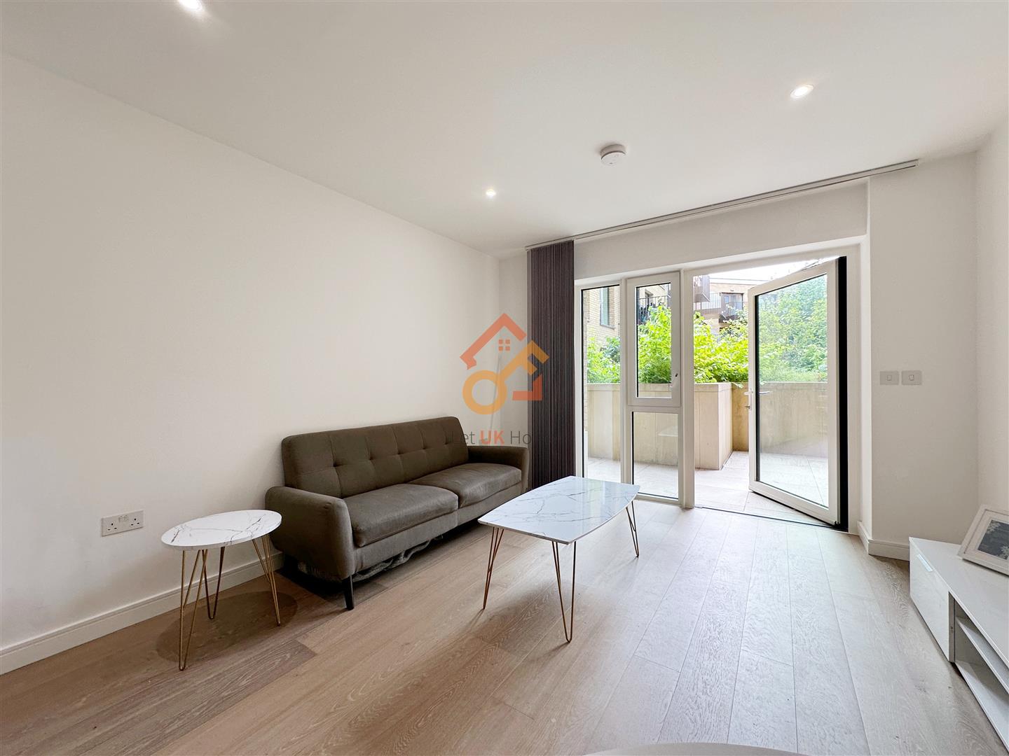 Flat Parrs Close in London