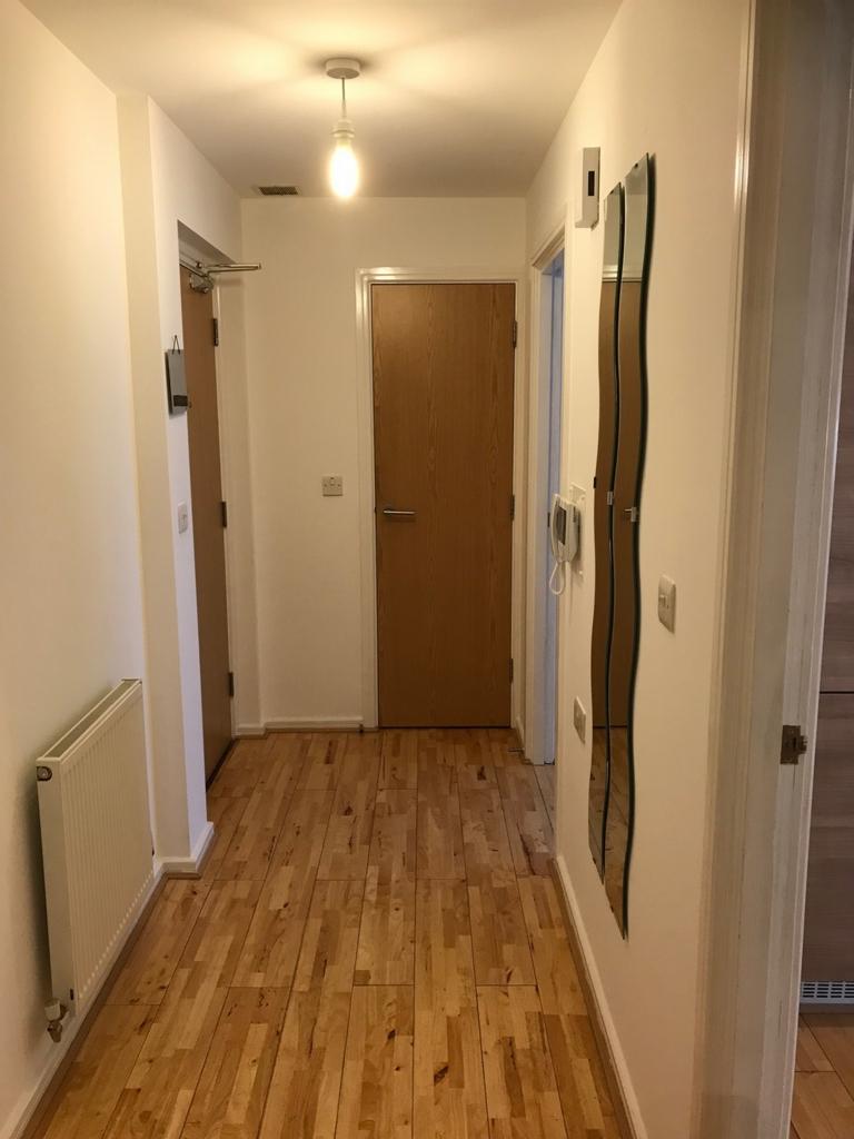 Flat London Road in Greater London