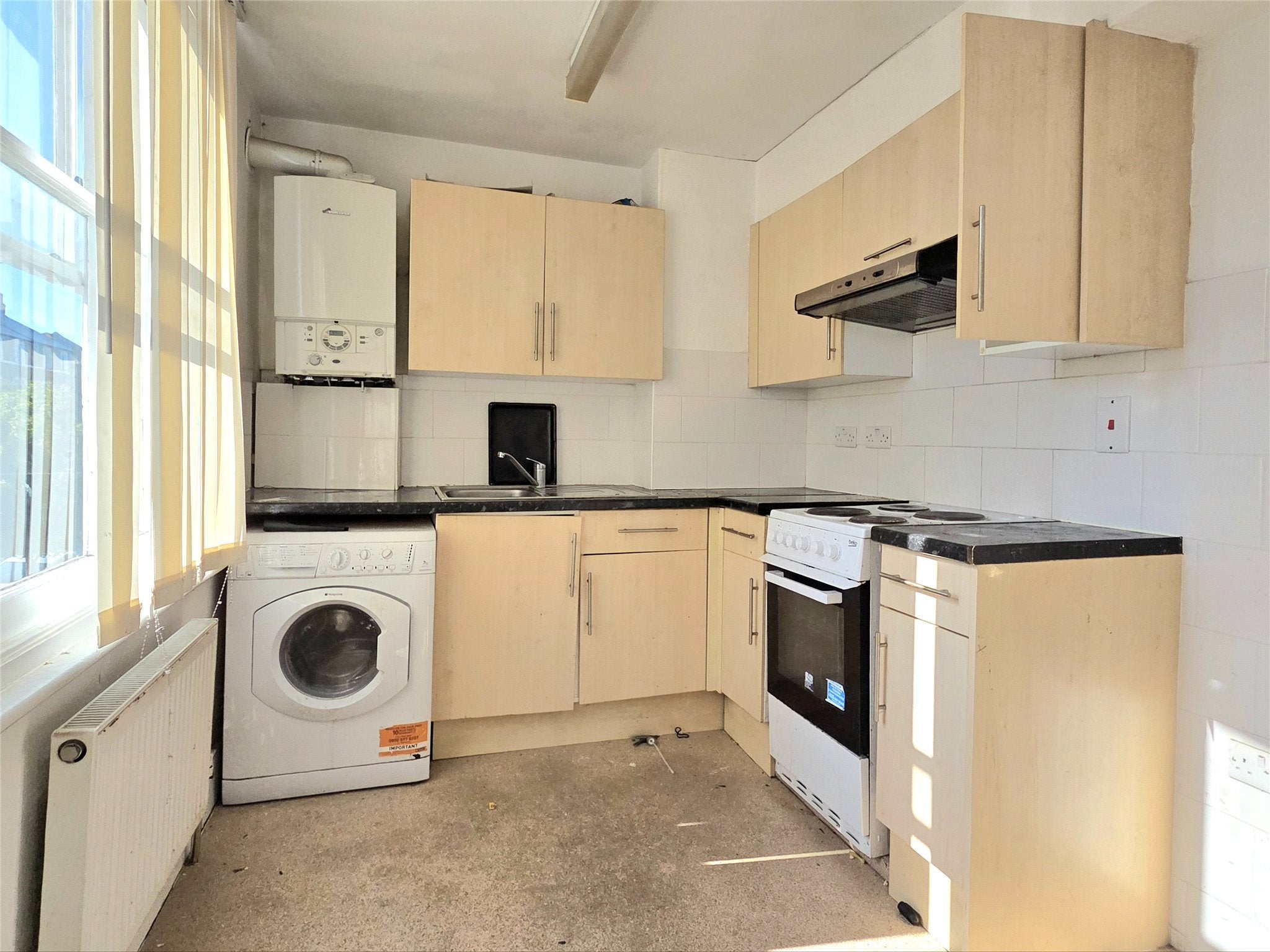 Flat Elgin Road in Greater London