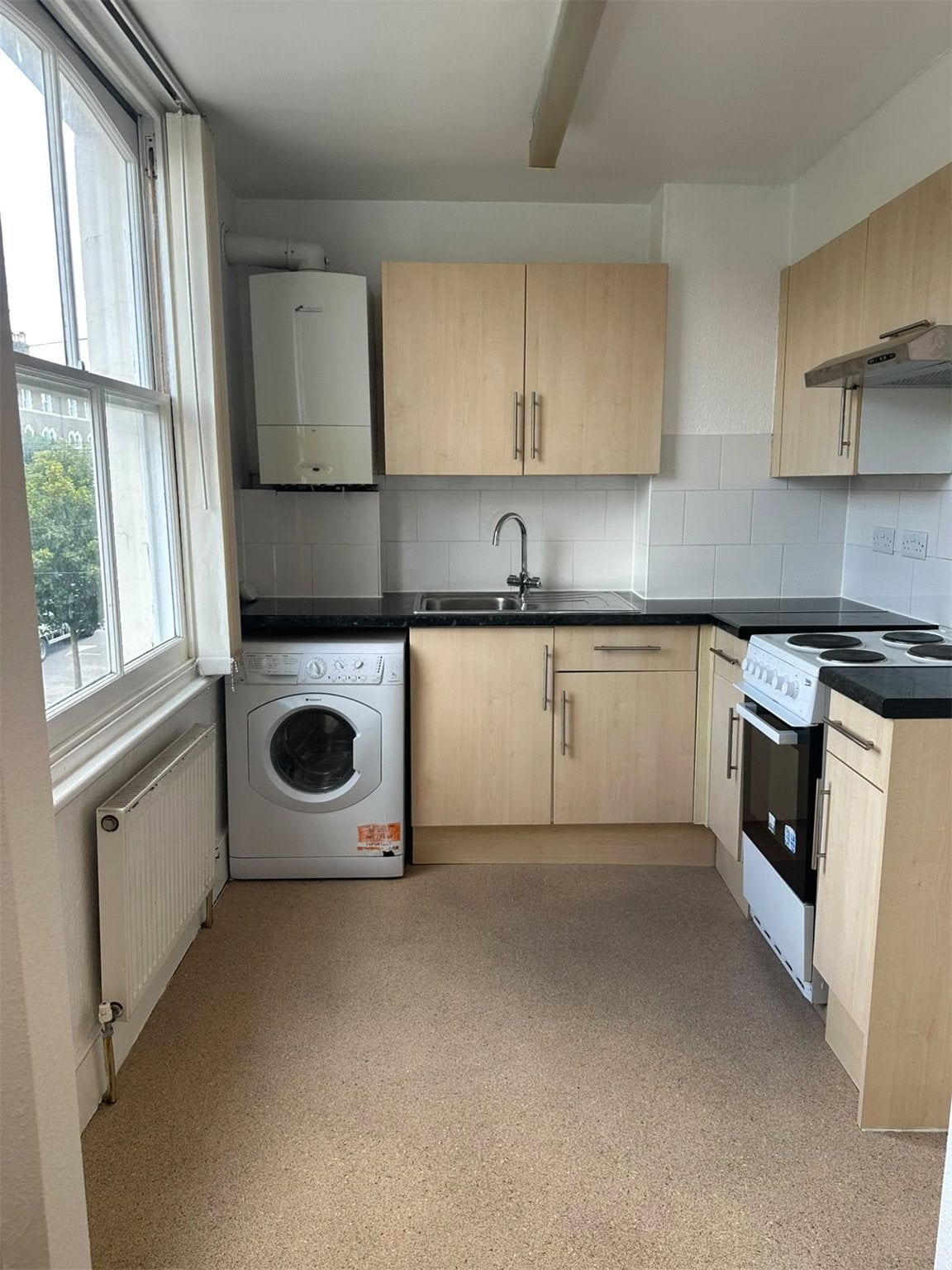 Flat Elgin Road in Greater London