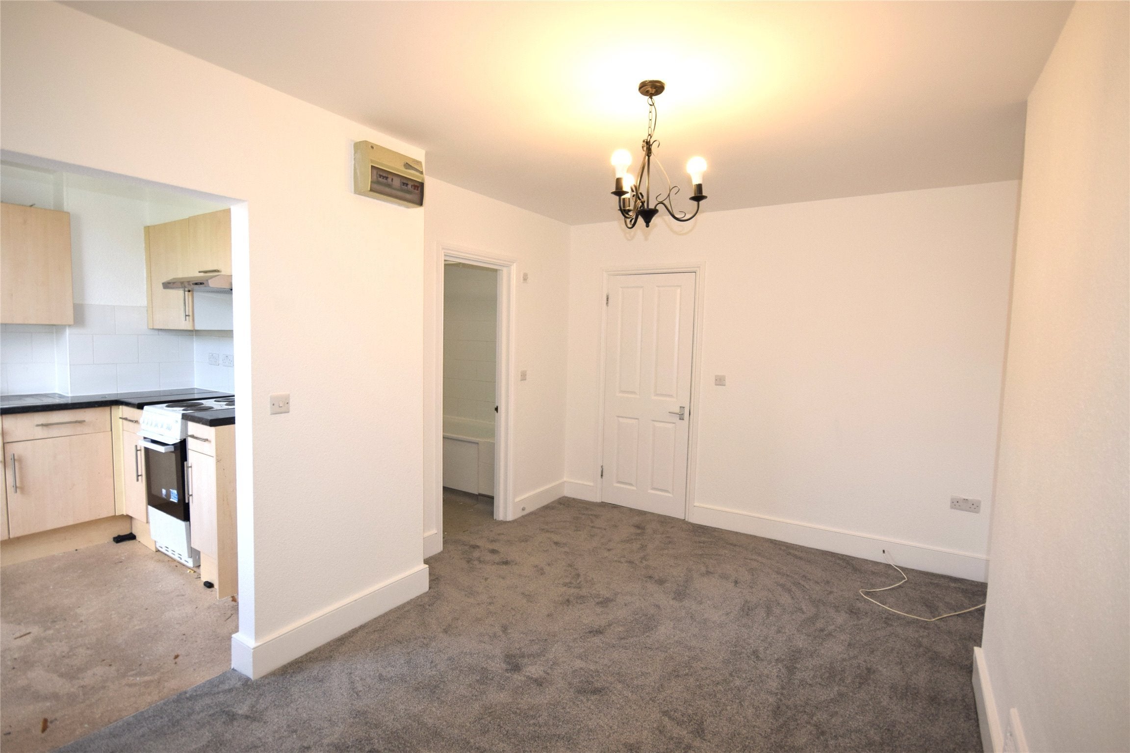 Flat Elgin Road in Greater London