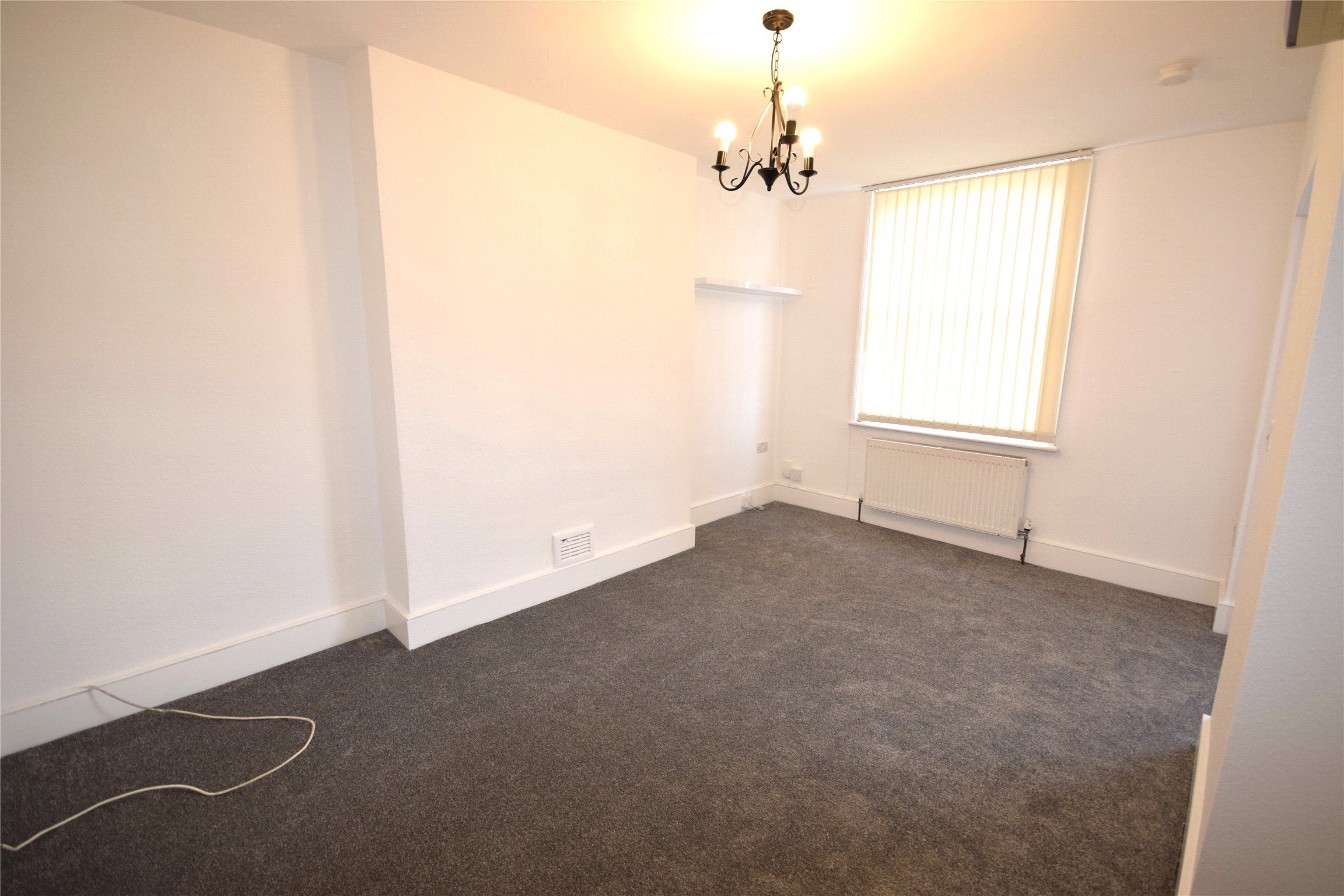 Flat Elgin Road in Greater London