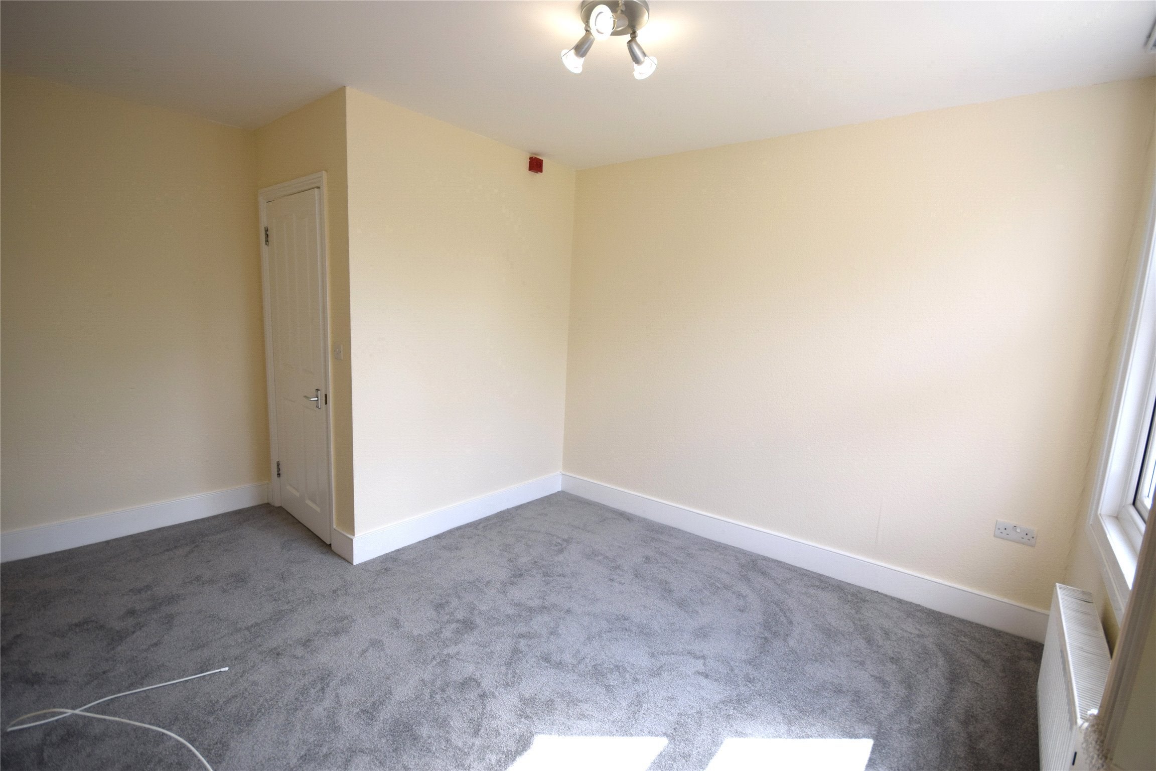 Flat Elgin Road in Greater London