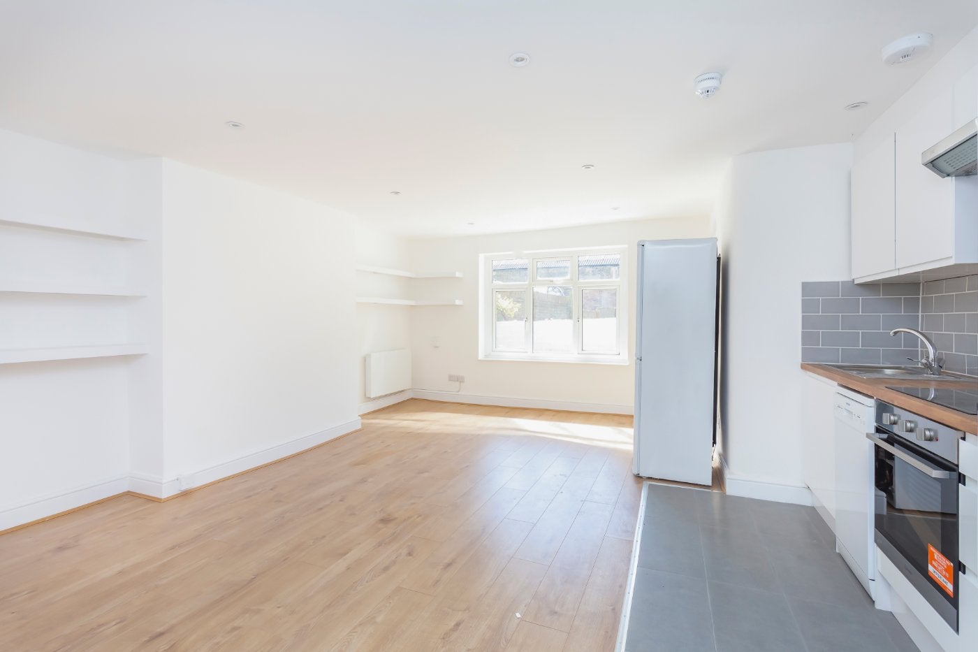 Flat Woodberry Grove in Greater London