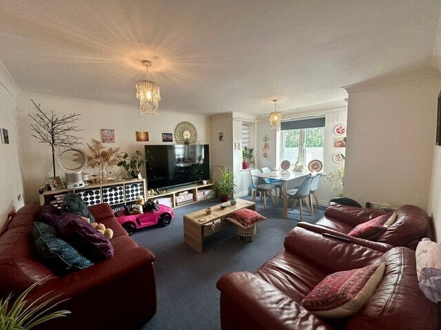 Flat Coxford Road in Southampton