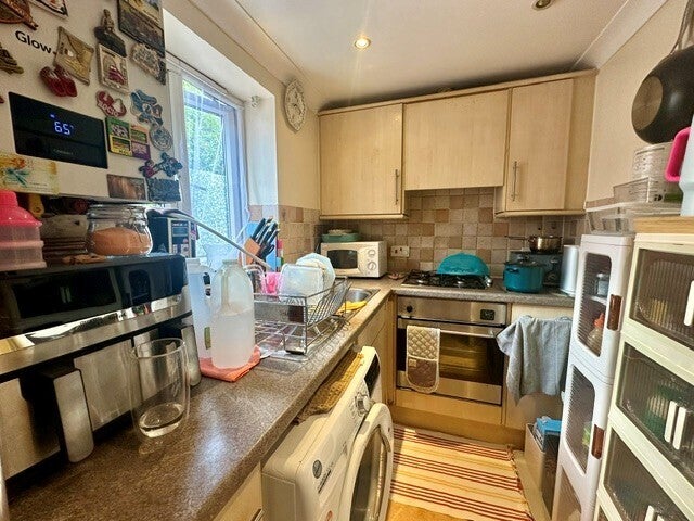Flat Coxford Road in Southampton