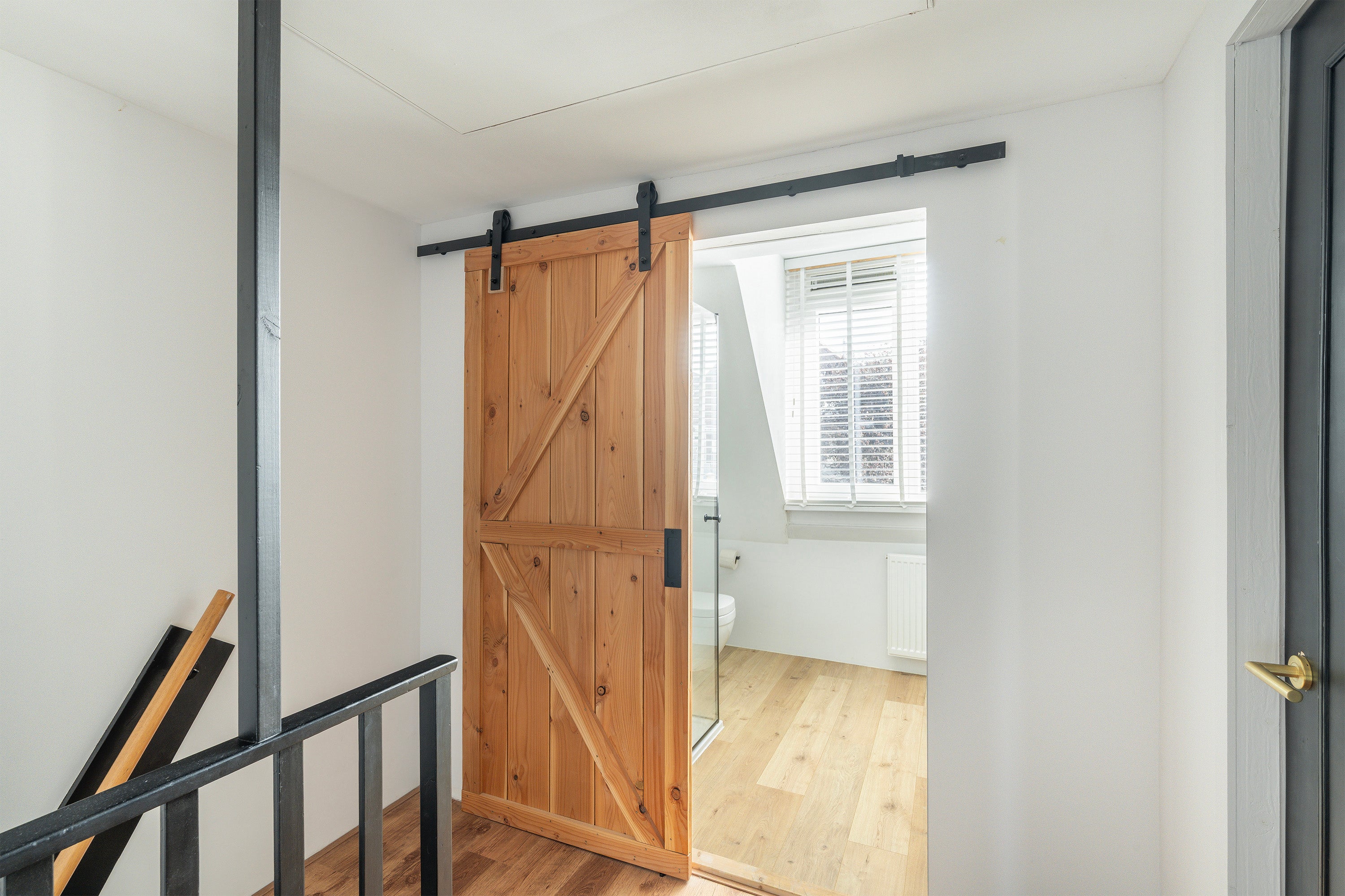 Tussenwoning te koop: Prins Hendrikstraat 17, Vlaardingen