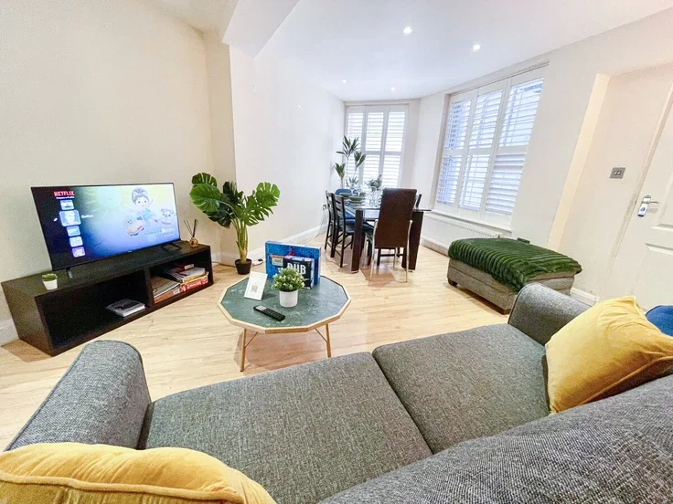 Flat Charlwood Street in City of Westminster