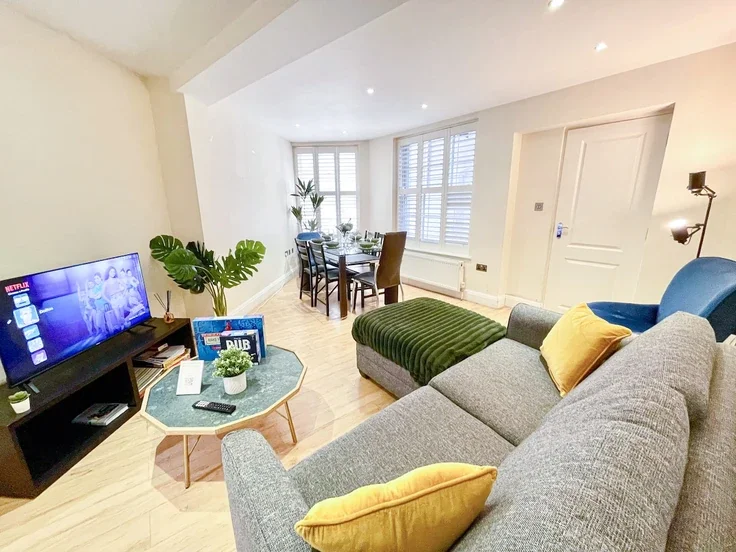 Flat Charlwood Street in City of Westminster