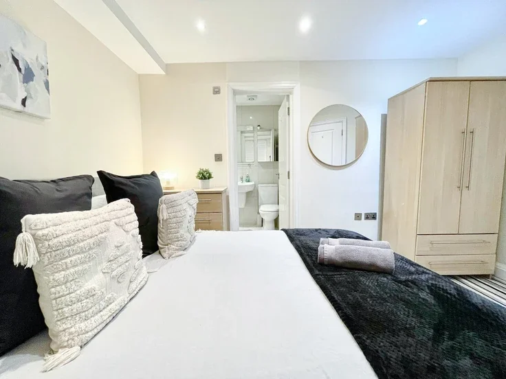 Flat Charlwood Street in City of Westminster