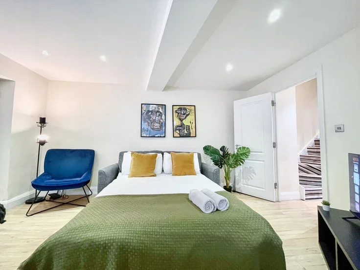 Flat Charlwood Street in City of Westminster
