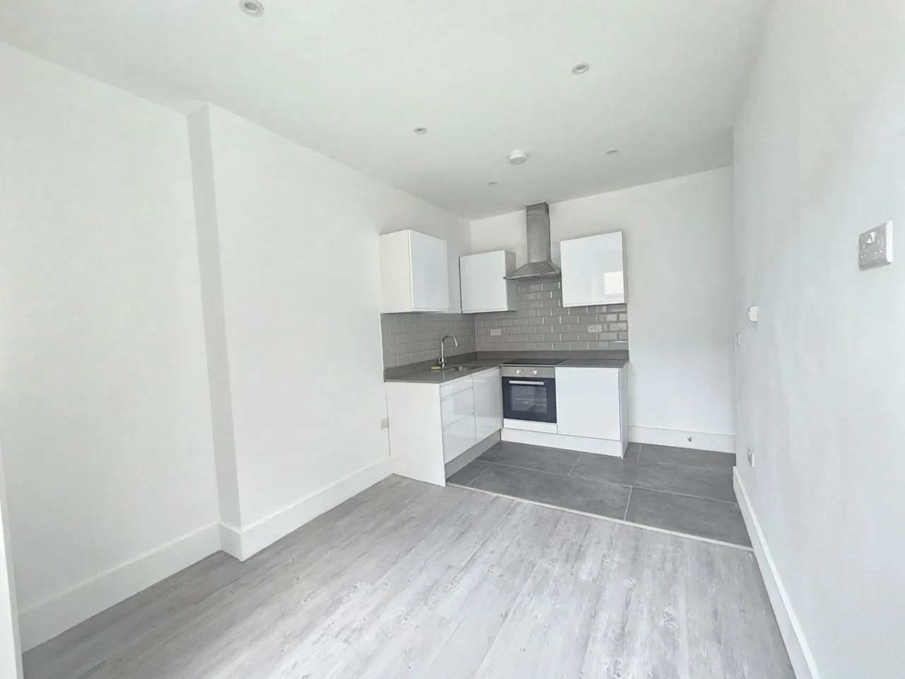 Flat Sydenham Road in Greater London