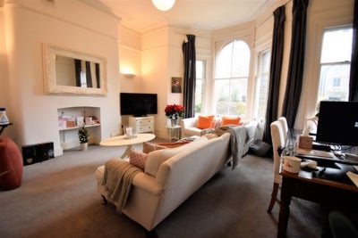 Flat Kidbrooke Grove in Greater London