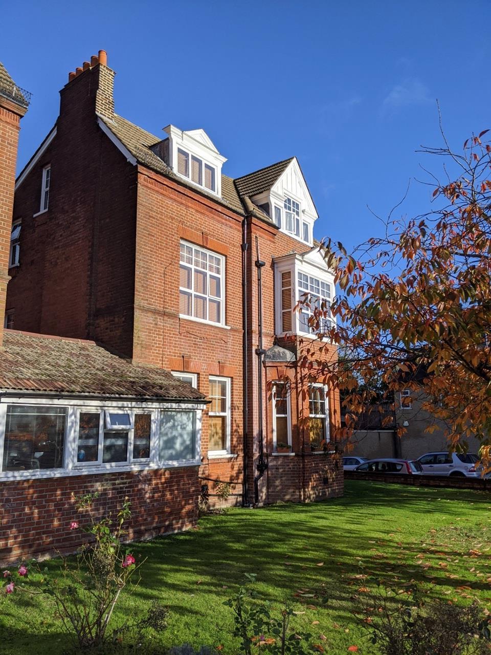 Flat Lower Addiscombe Road in Greater London