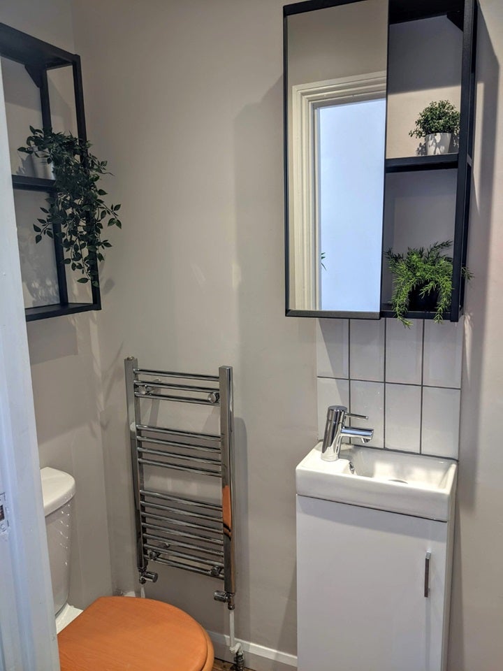 Flat Lower Addiscombe Road in Greater London