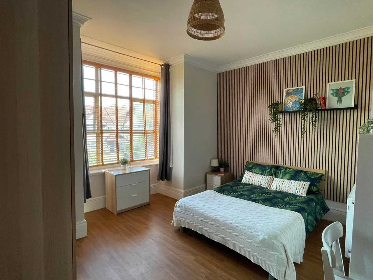 Flat Lower Addiscombe Road in Greater London