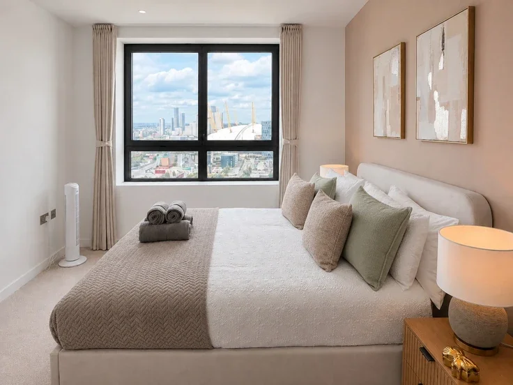 Flat Chandlers Avenue in Greater London