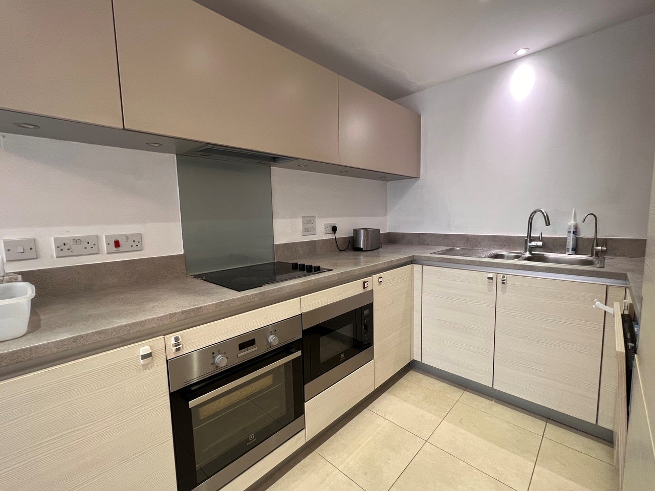 Flat Charford Road in Greater London