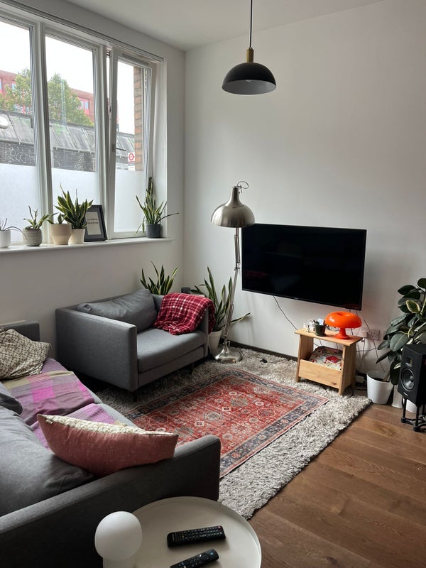 Flat Monier Road in Greater London