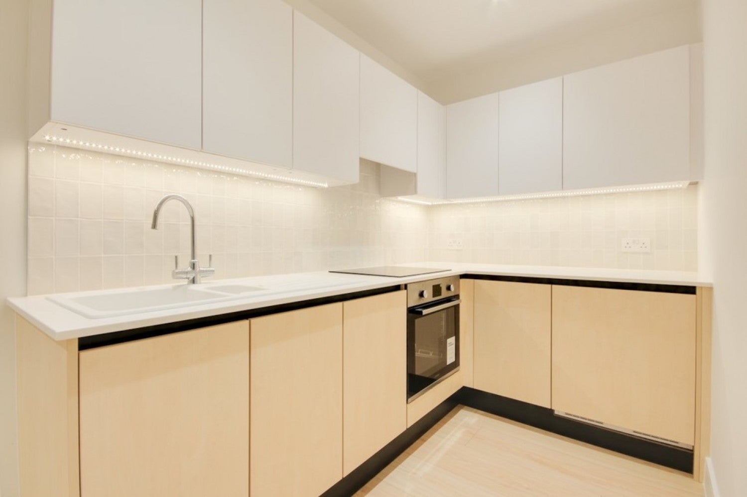 Flat Cedar Grove in Wokingham