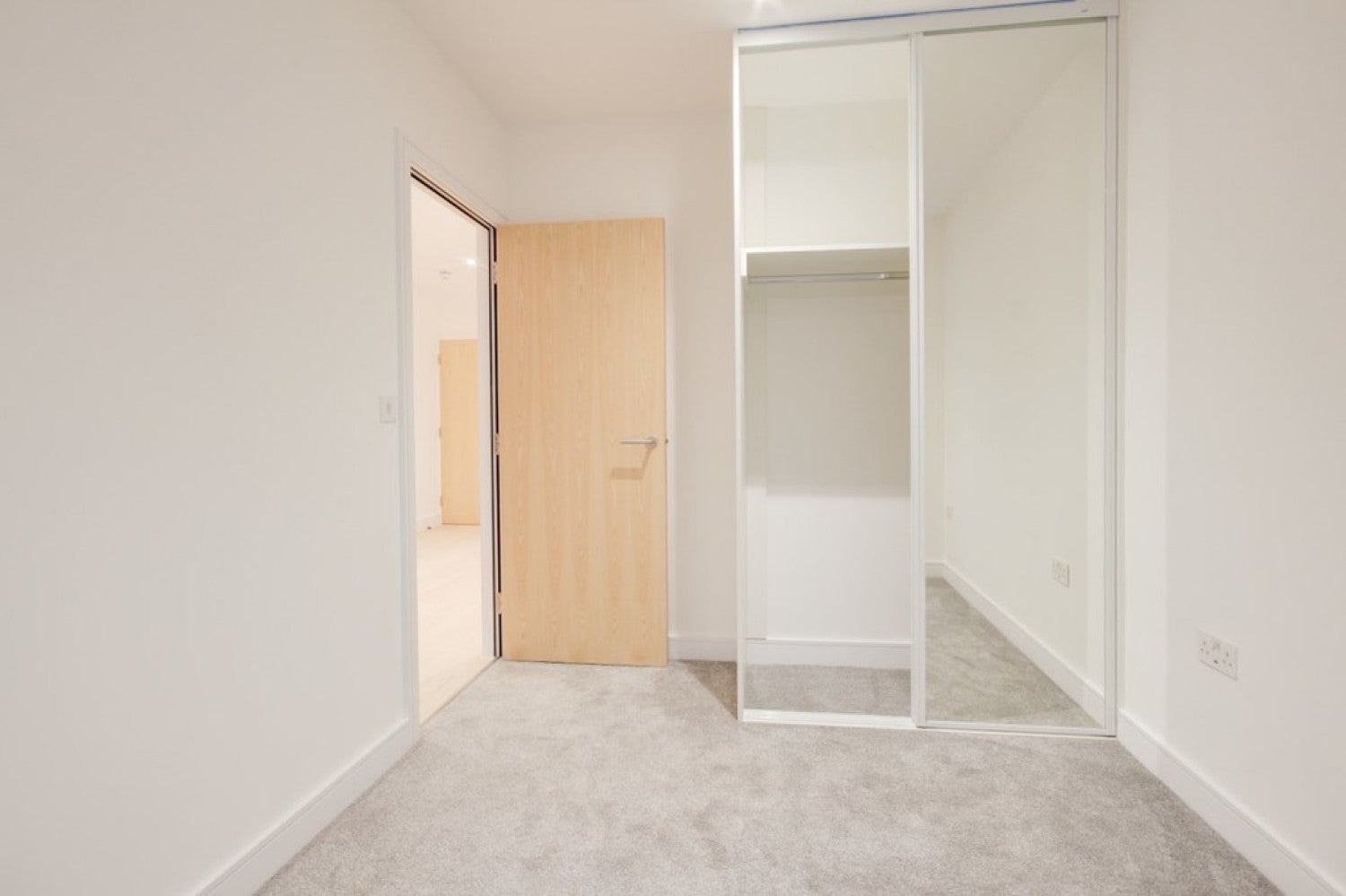 Flat Cedar Grove in Wokingham