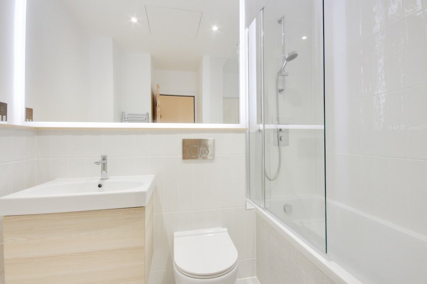 Flat Cedar Grove in Wokingham