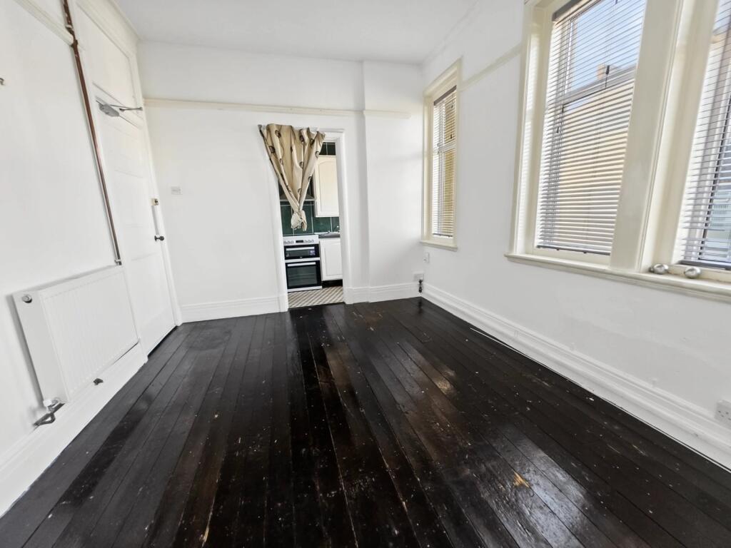 Flat Alexandra Road in Newport