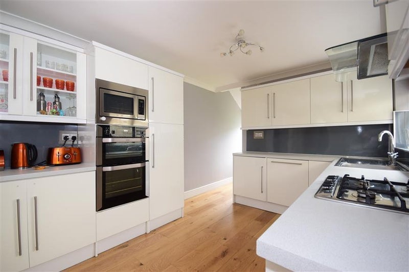 Room Strone Road in Greater London