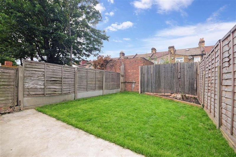 Room Strone Road in Greater London