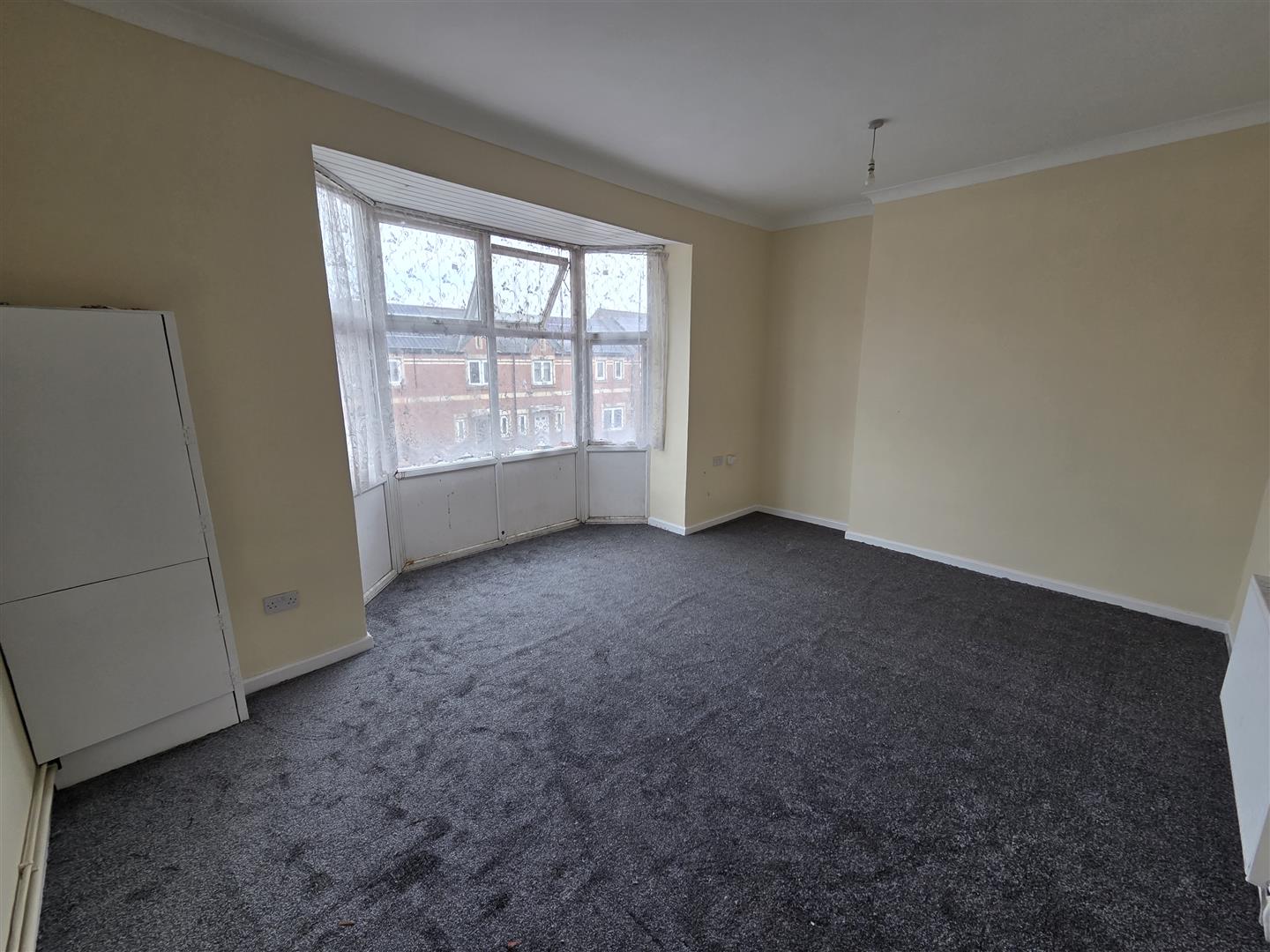 Flat Commercial Road in Newport